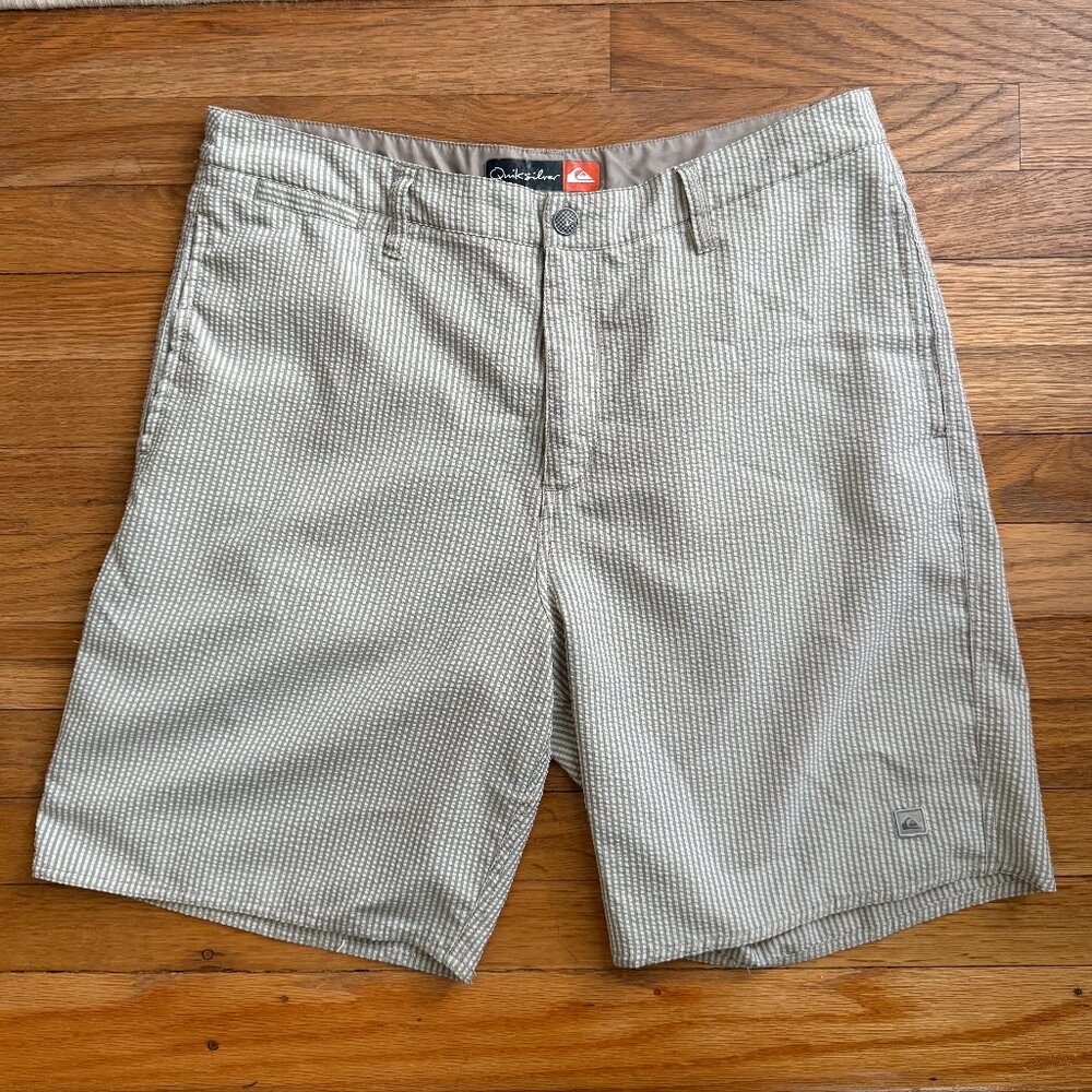 Quiksilver Grey / Tan and White Striped Shorts Men's Size 34